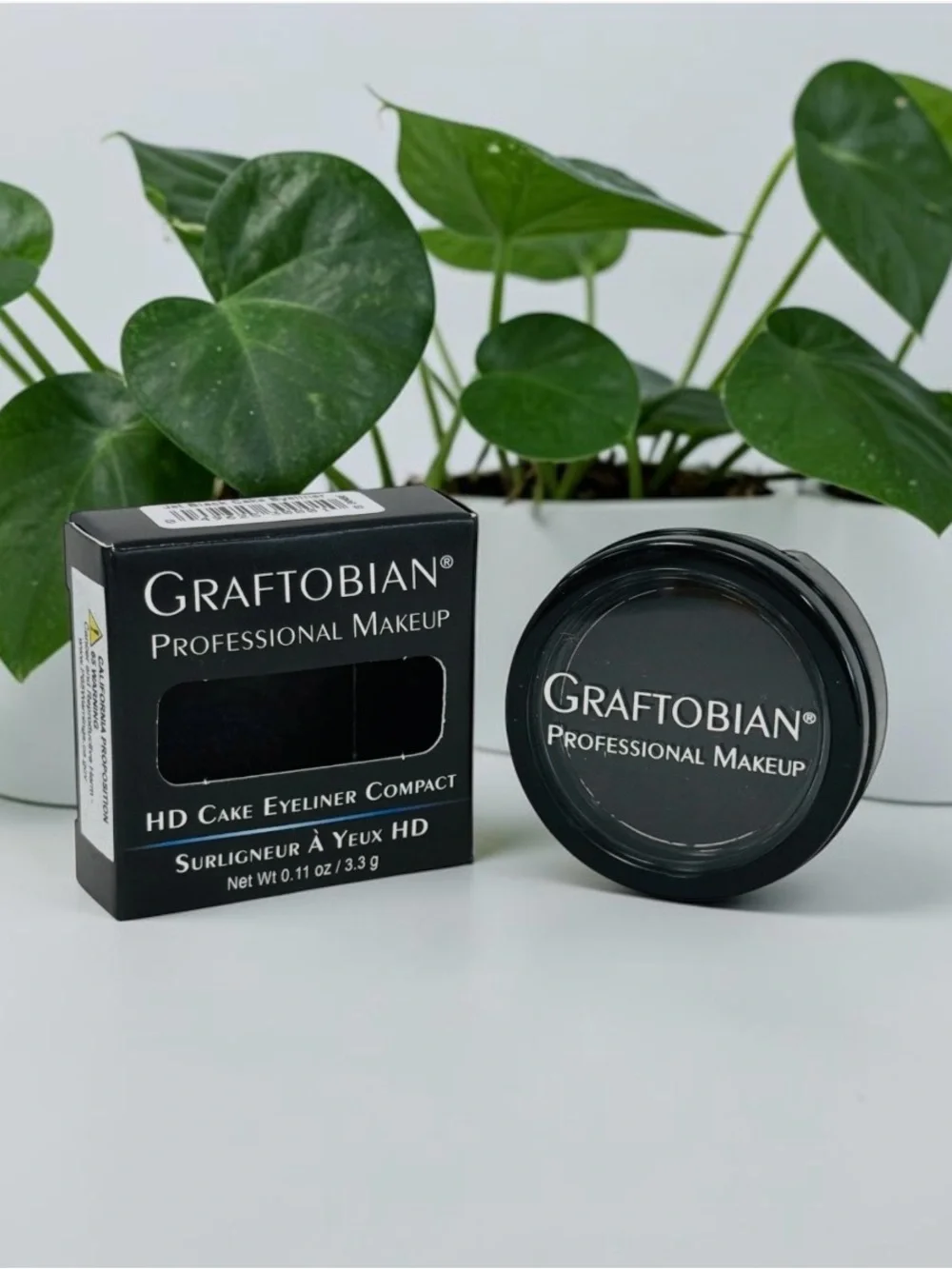 Graftobian Jet Black Cake Eyeliner, Long-Lasting, Water-Activated Power
